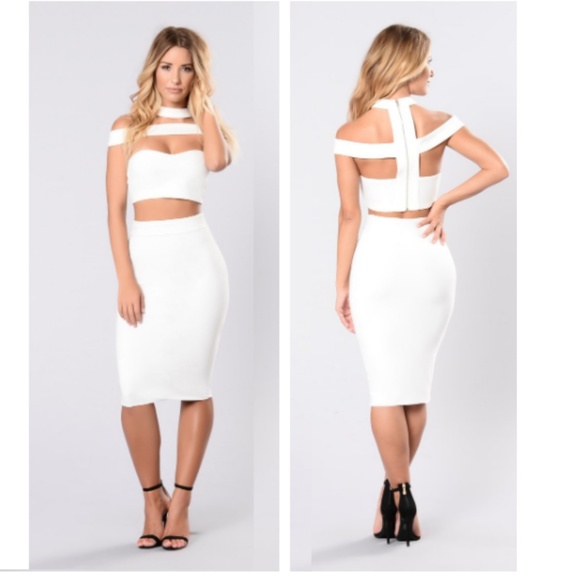 SHOWSTOPPER! White Cutout Crop Top - Picture 5 of 7
